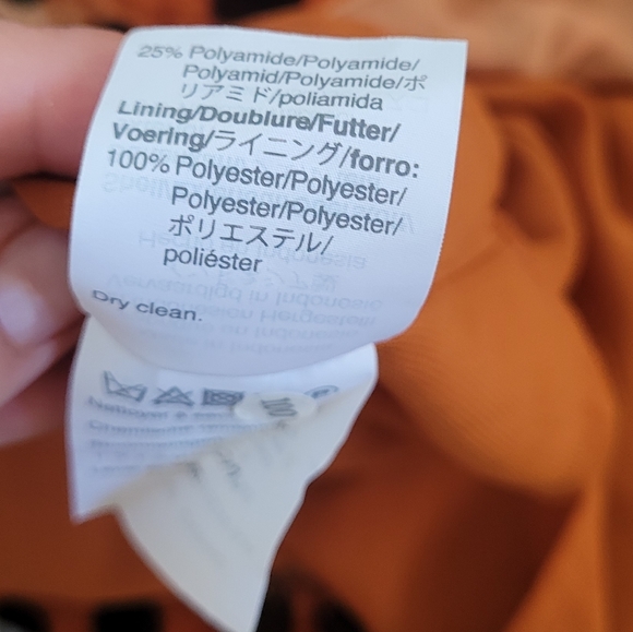 Bebe tie front crop silk halter - Picture 9 of 9